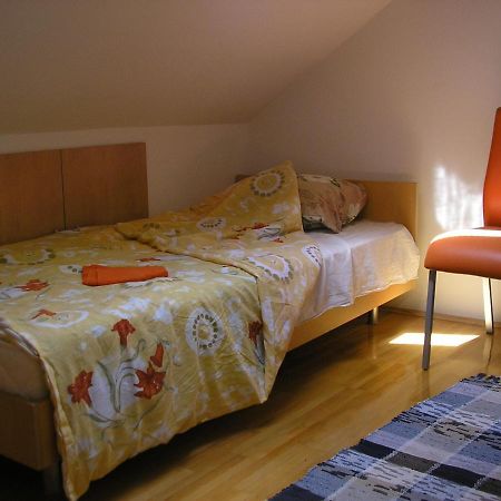 Suncano Potkrovje U Centru Apartment Skopje Luaran gambar