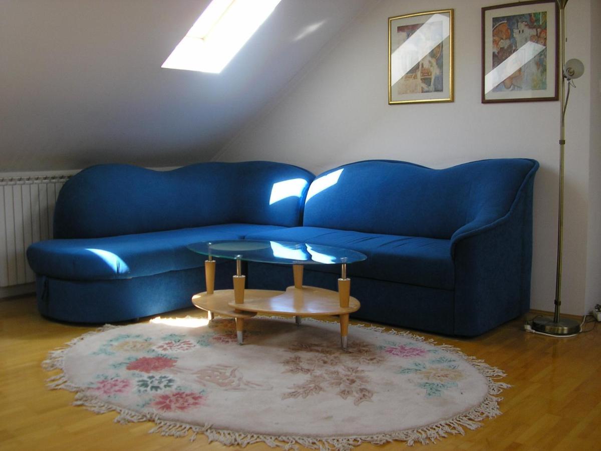 Suncano Potkrovje U Centru Apartment Skopje Luaran gambar